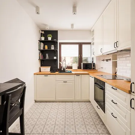 Metro Kabaty Deluxe Apartment Warsaw