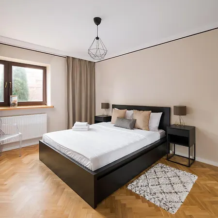 Metro Kabaty Deluxe Apartment Warsaw