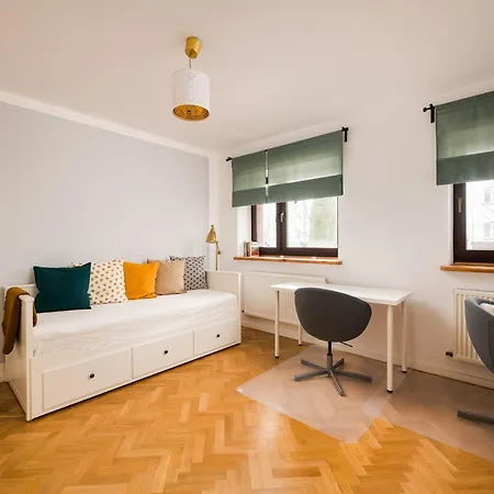 Apartment Metro Kabaty Deluxe Warsaw