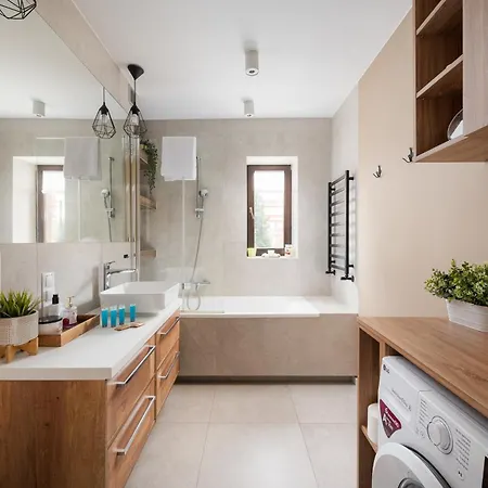 Metro Kabaty Deluxe Apartment
